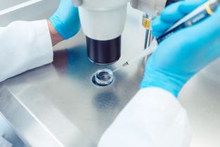 自贡揭秘代生代怀包男孩的真相与风险文章封面图